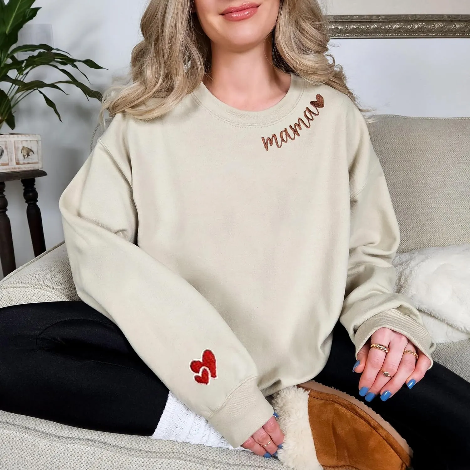 Mama Embroidered Crewneck Sweatshirt, Mama Neckline Sweater with Heart on Sleeve, Mama Pullover Size M-4XL