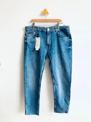 Slim-Fit Jeans // 34 Adult